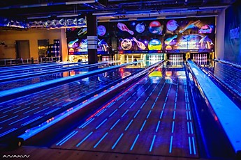 В 18:00 включается подсветка